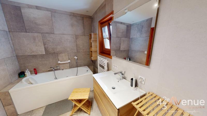 Maison - 156 m² - 9 pièces