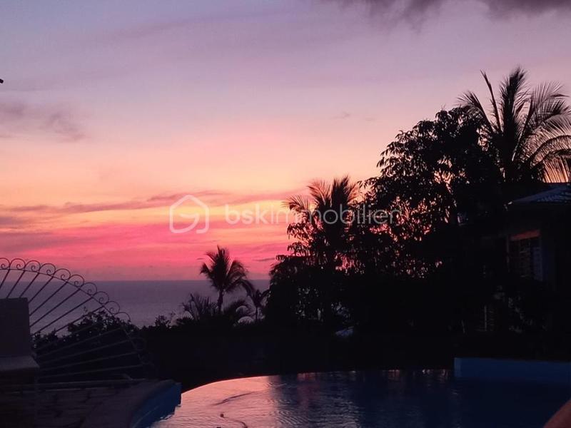 Maison - 200 m² - 7 pièces