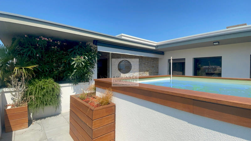 Appartement - 150 m² - 5 pièces