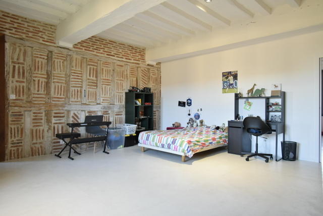 Maison - 520 m² - 10 pièces