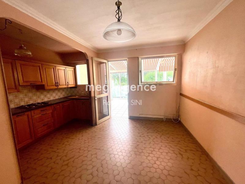 Maison - 234 m² - 8 pièces