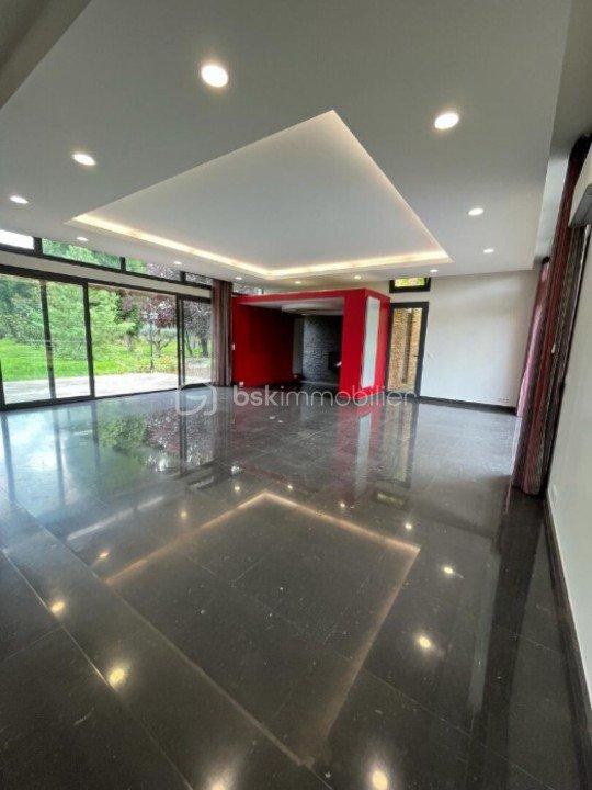 Demeure - 566 m² - 10 pièces