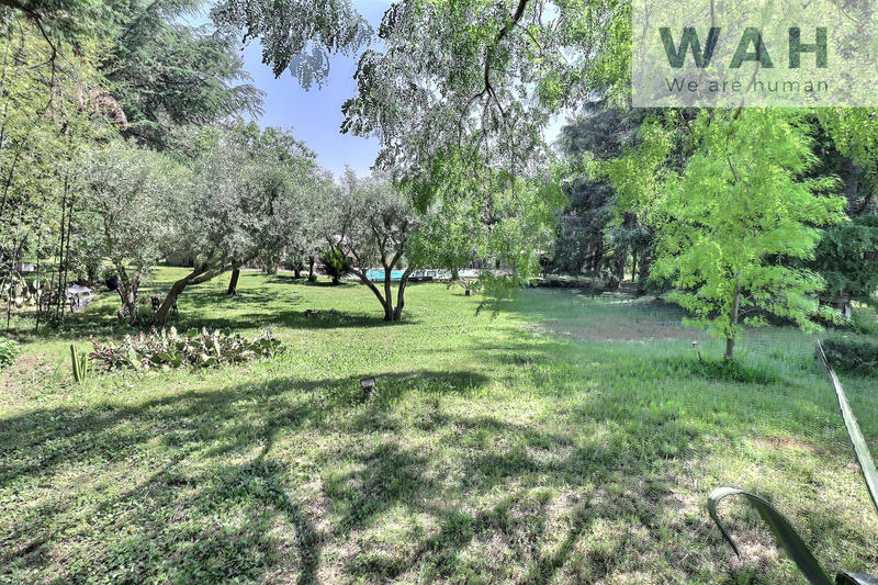 Villa - 283 m² - 8 pièces