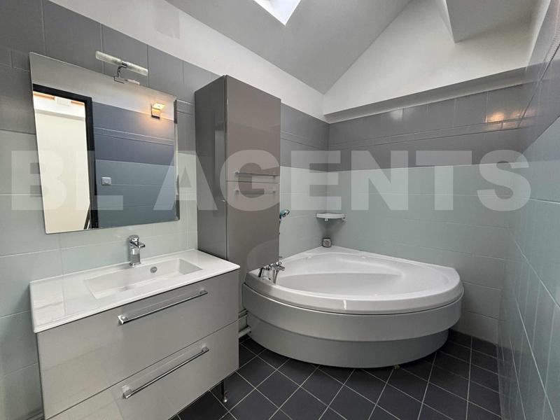 Maison - 136 m² - 5 pièces