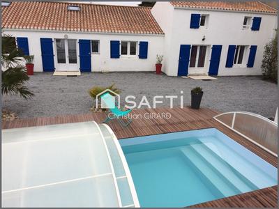 Villa - 180 m² - 9 pièces