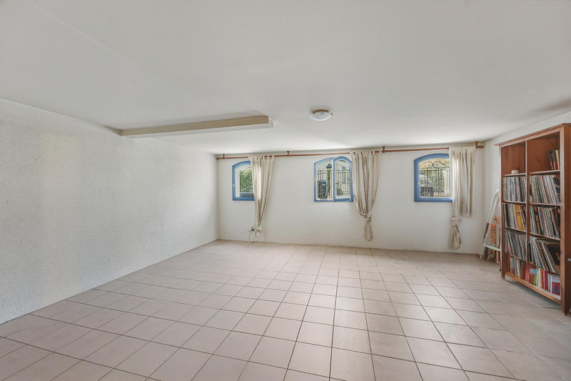 Maison - 265 m² - 7 pièces