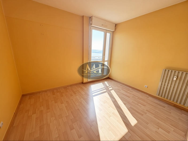 Appartement - 92 m² - 5 pièces