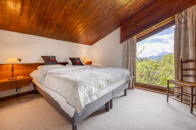 Châlet - 316 m² - 10 pièces