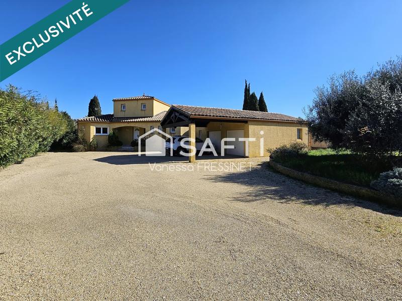 Villa - 215 m² - 6 pièces