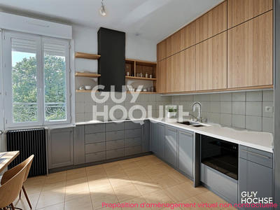 Appartement - 98 m² - 5 pièces
