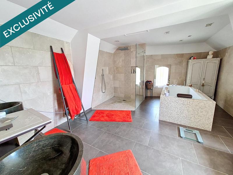 Maison - 294 m² - 7 pièces