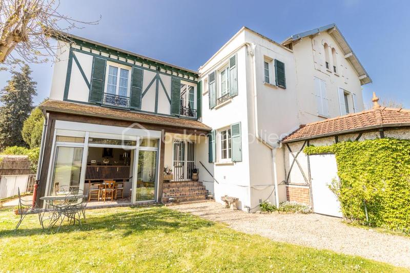 Pavillon - 120 m² - 6 pièces