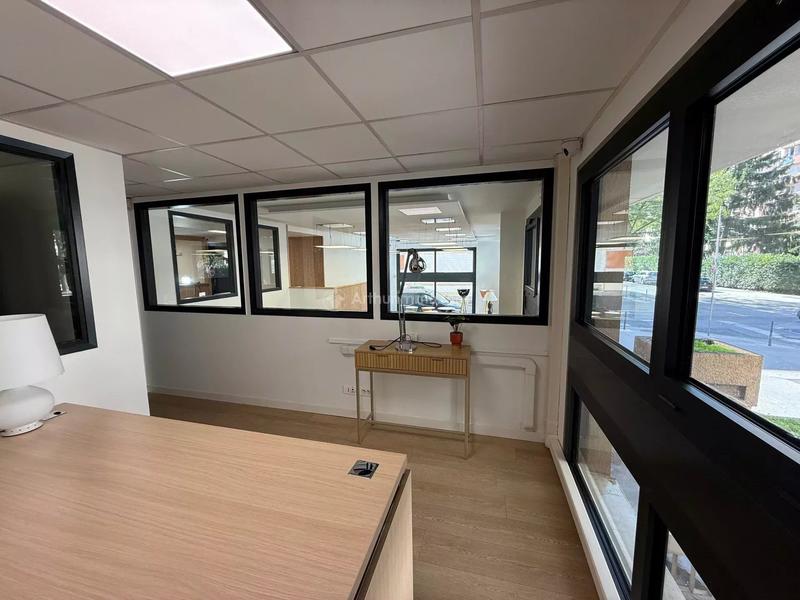 Bureau - 219 m² - 10 pièces