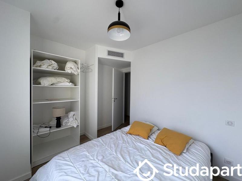 Chambre - 13 m² - 1 pièce