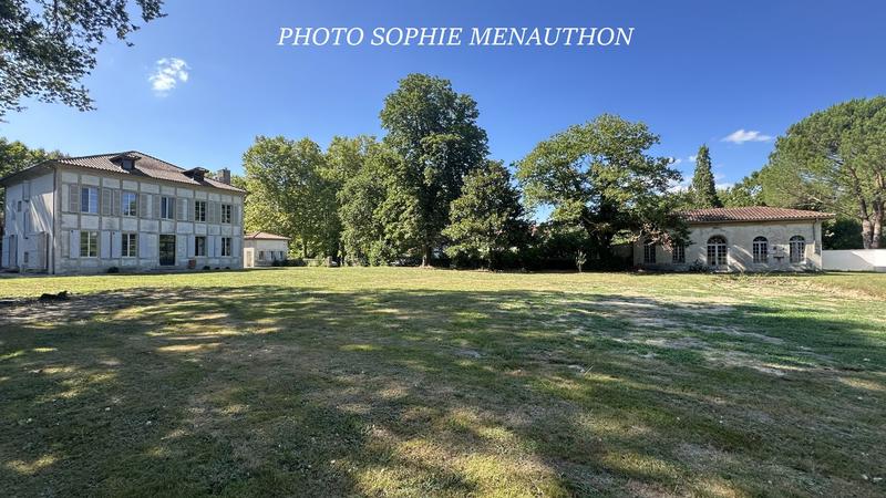 Maison bourgeoise - 350 m² - 8 pièces