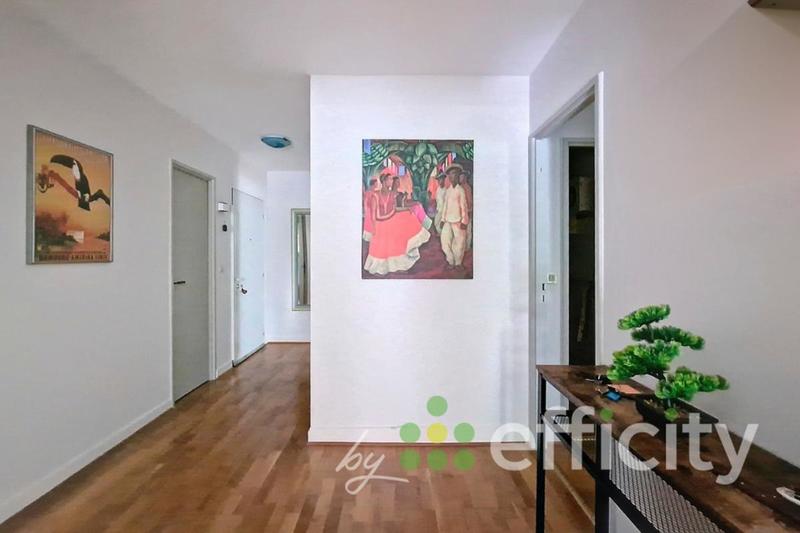 Appartement - 94 m² - 4 pièces