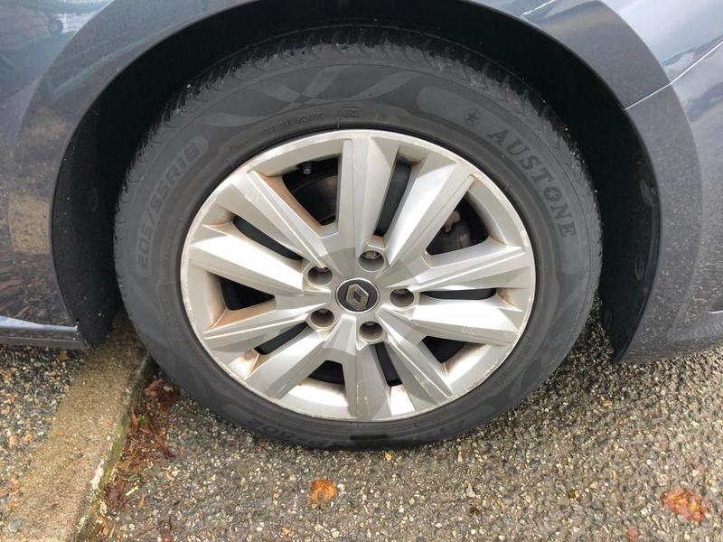 Renault Mégane IV Blue Dci 115 Business Edc