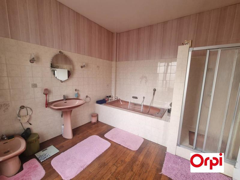 Maison - 230 m² - 7 pièces