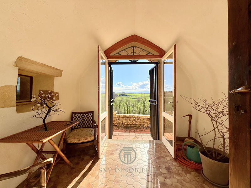 Maison - 317 m² - 13 pièces