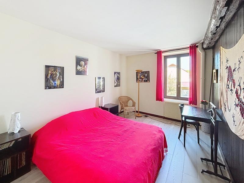 Maison - 350 m² - 12 pièces