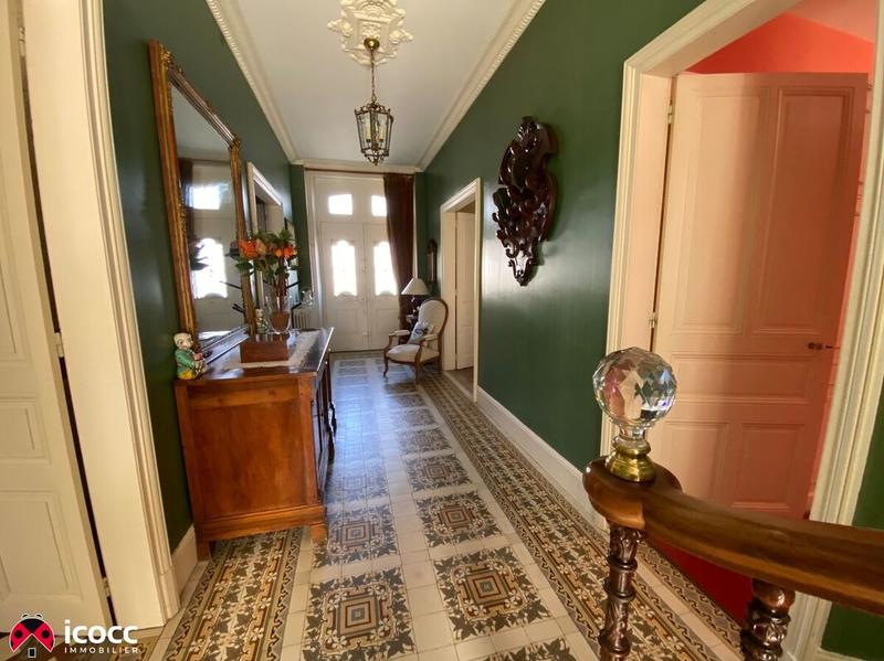 Maison bourgeoise - 222 m² - 9 pièces