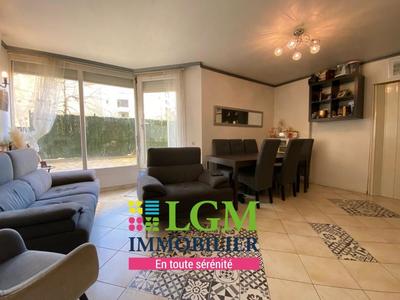 Appartement - 93 m² - 5 pièces