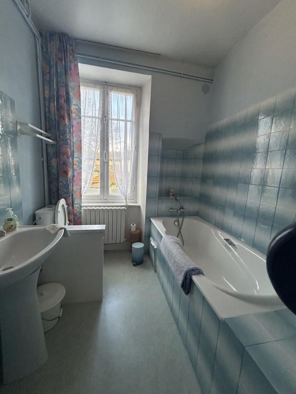 Maison traditionnelle - 158 m² - 7 pièces