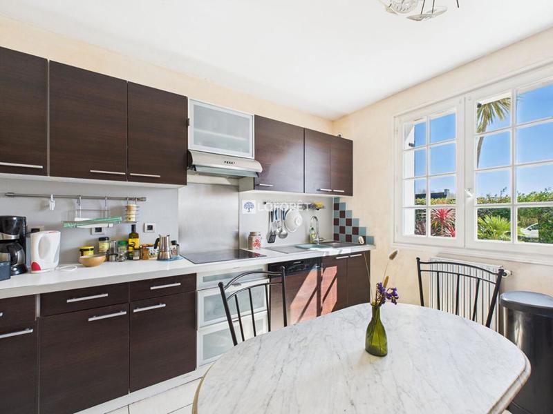 Maison - 180 m² - 8 pièces