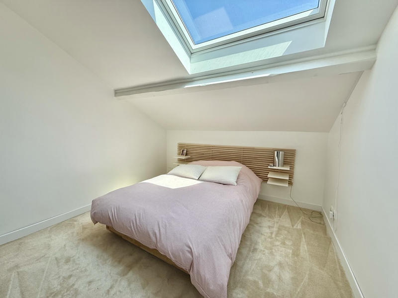 Maison - 245 m² - 8 pièces