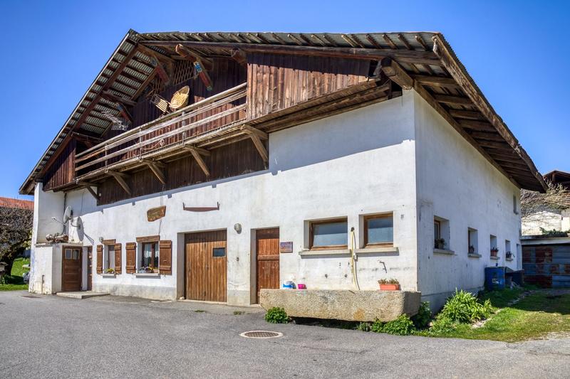 Châlet - 527 m² - 4 pièces
