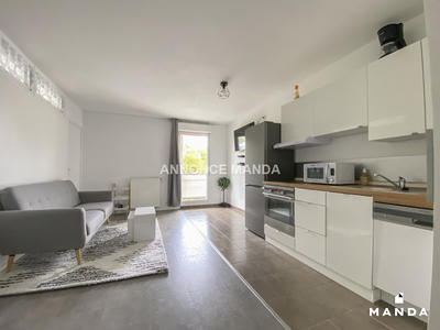 Chambre - 11 m² - 4 pièces