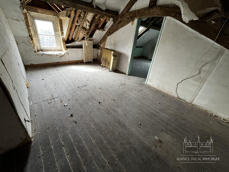 Maison - 160 m² - 2 pièces