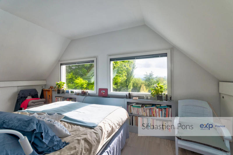 Maison - 269 m² - 9 pièces