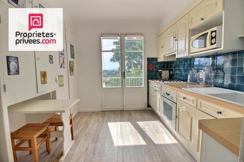 Maison - 200 m² - 7 pièces