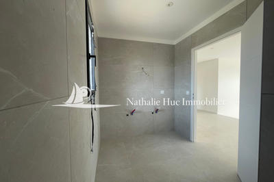 Maison - 99 m² - 4 pièces