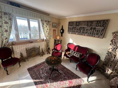 Maison - 211 m² - 7 pièces