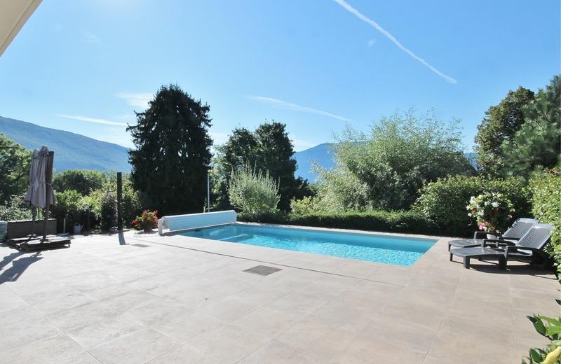 Maison - 220 m² - 7 pièces