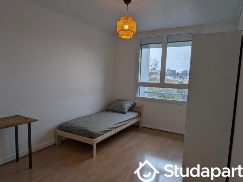 Chambre - 13 m² - 1 pièce