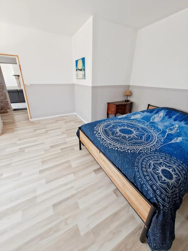 Maison - 225 m² - 8 pièces