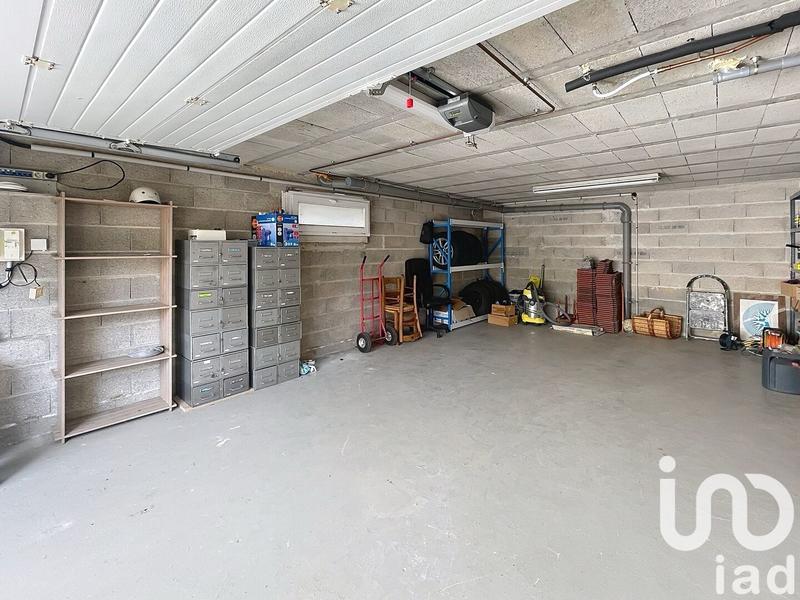 Maison - 230 m² - 8 pièces