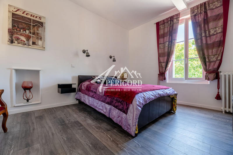 Maison ancienne - 217 m² - 8 pièces