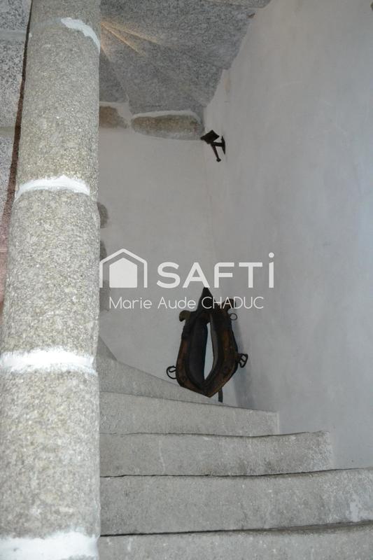 Château - 400 m² - 15 pièces