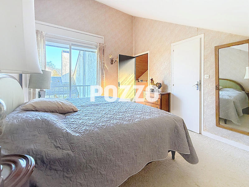 Maison - 253 m² - 7 pièces