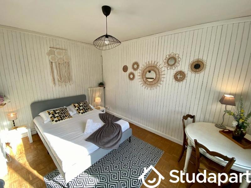 Chambre - 12 m² - 1 pièce