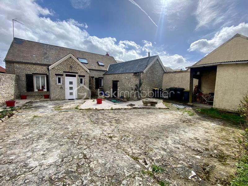 Maison en pierre - 140 m² - 6 pièces