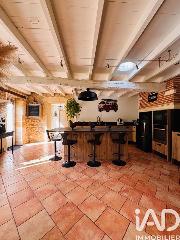 Maison - 211 m² - 7 pièces