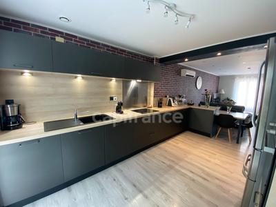 Appartement - 110 m² - 6 pièces