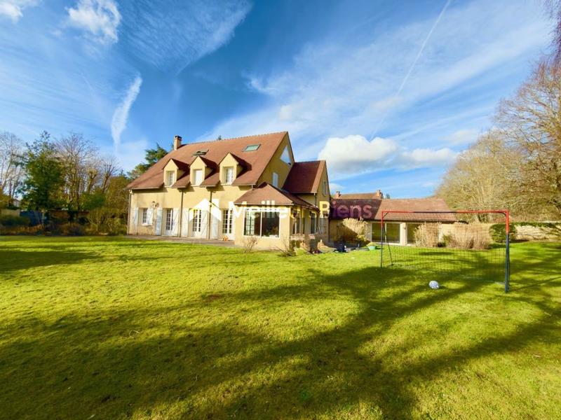 Villa - 349 m² - 10 pièces