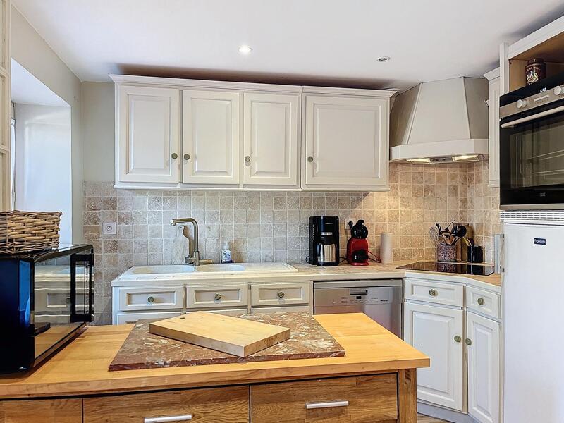 Maison - 404 m² - 13 pièces