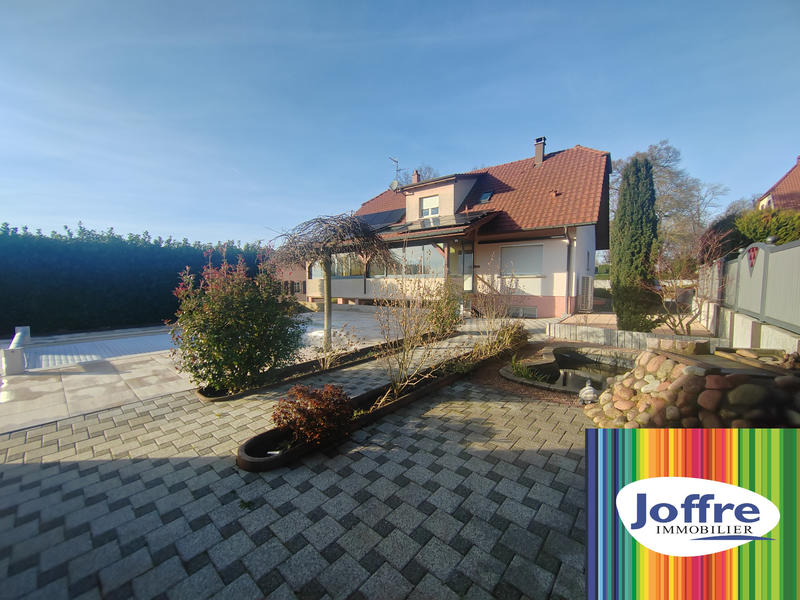 Maison - 200 m² - 7 pièces